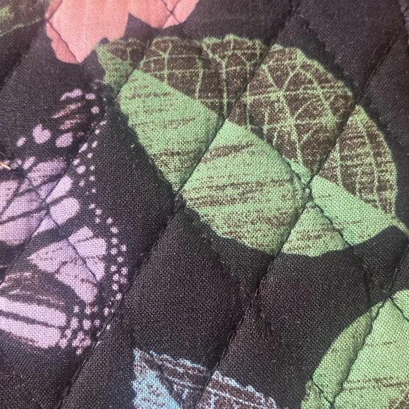 ❌❌SOLD❌❌Vera Bradley Zip Around Floral Wallet - Picture 8 of 14